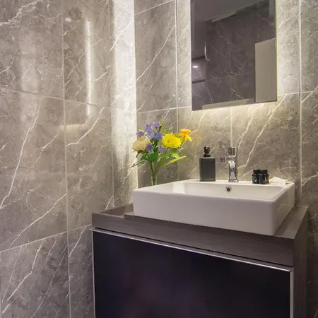 Stylish & Modern 1 Bdr Taksim Living * イスタンブール